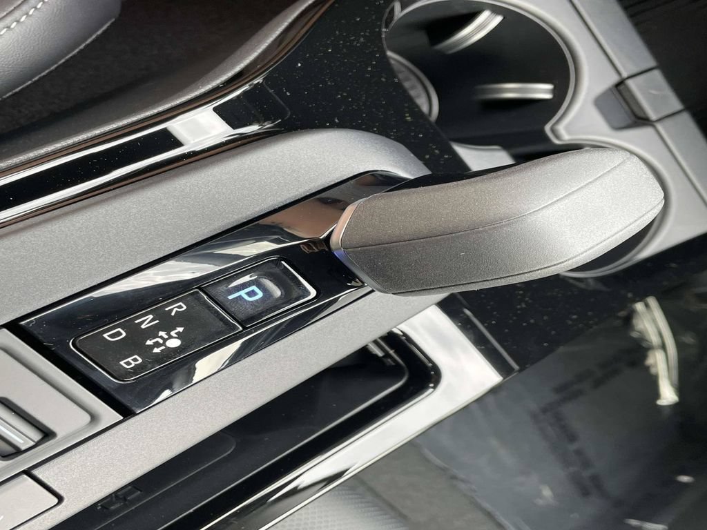 New 2026 Toyota Prius Plug-In Hybrid FWD image 40
