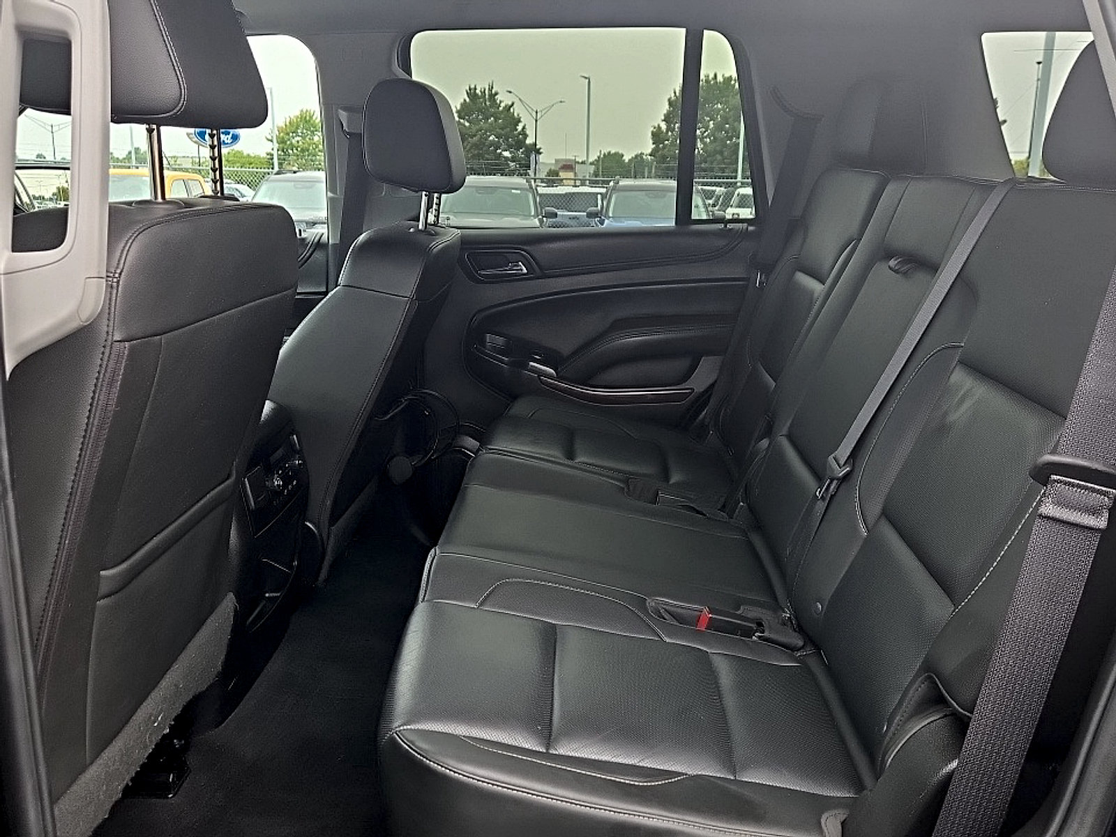 Used 2019 GMC Yukon SLT w/ Graphite Performance Edition AWD/4WD image 21