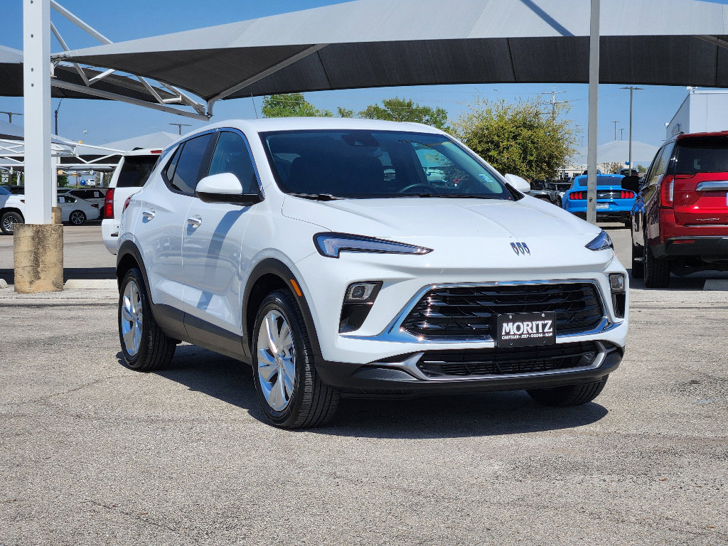 Certified 2025 Buick Encore GX Preferred image 3