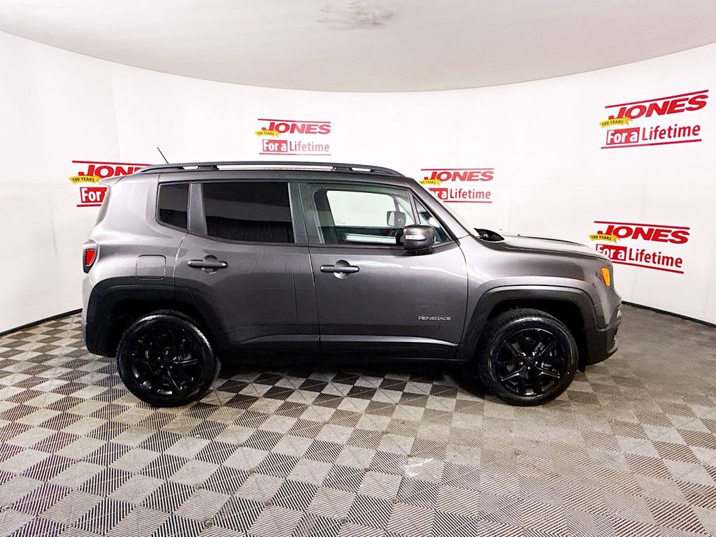 Used 2017 Jeep Renegade Altitude image 15