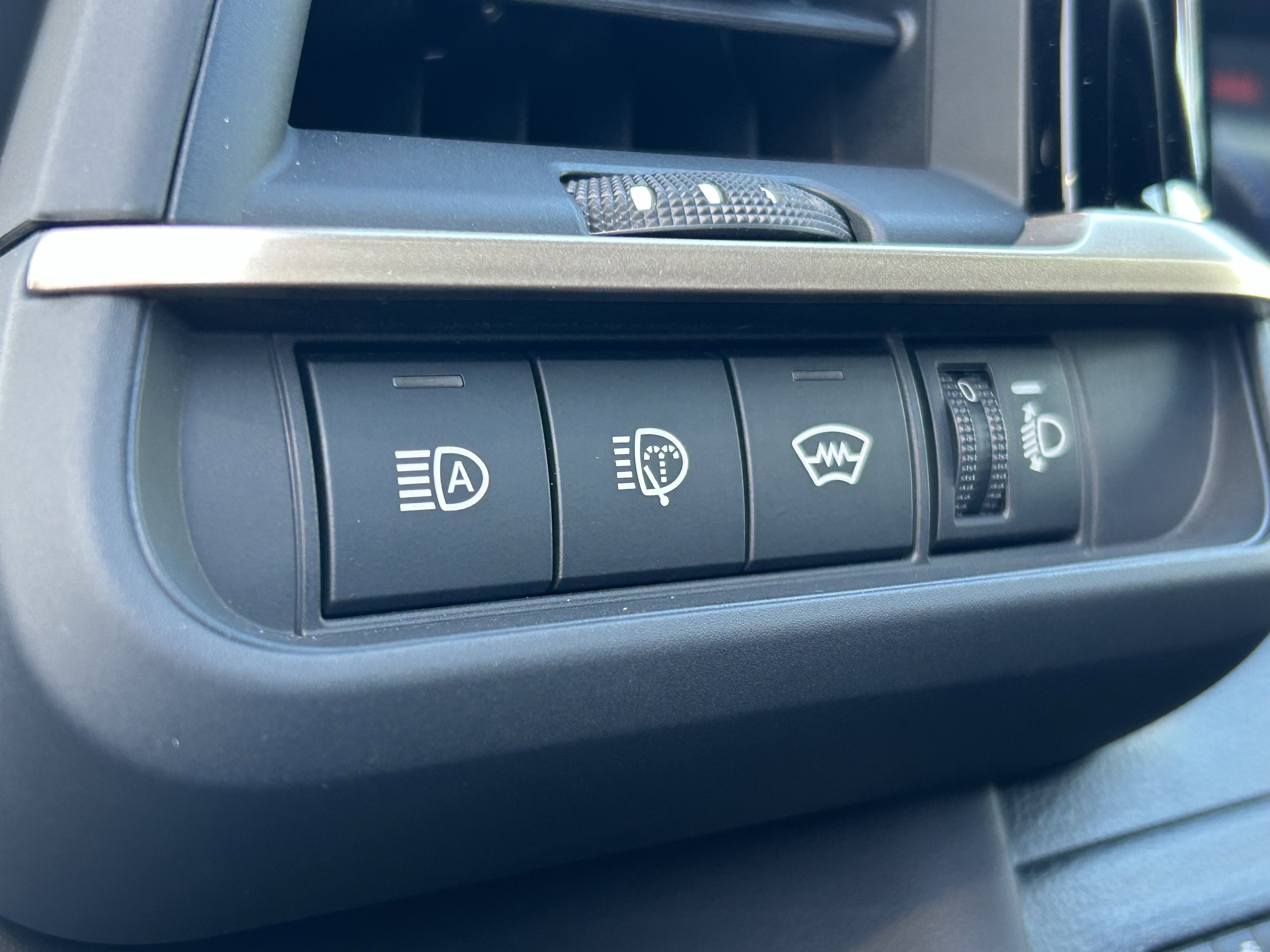 Certified 2025 Toyota Crown Signia AWD/4WD image 16