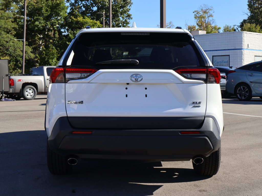 Used 2021 Toyota RAV4 XLE w/ Convenience Package AWD/4WD image 6