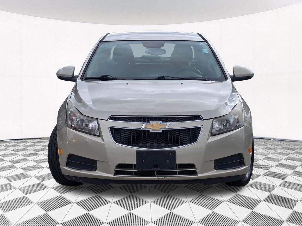 Used 2013 Chevrolet Cruze LT FWD image 2