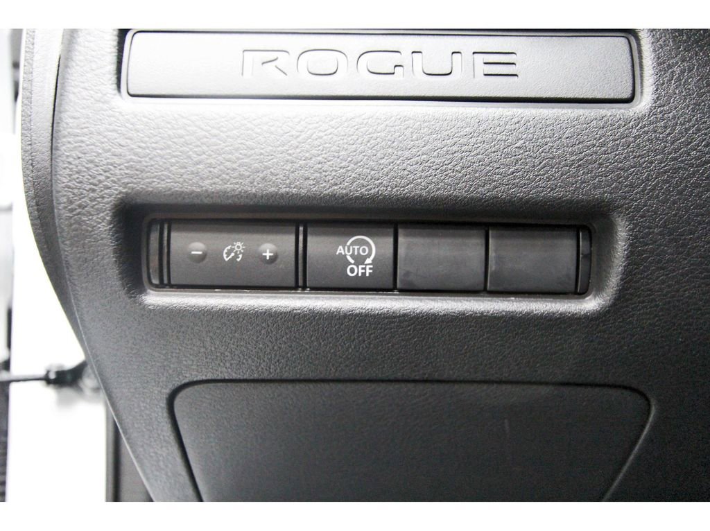 Used 2025 Nissan Rogue S FWD image 20