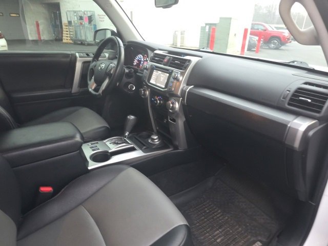 Used 2016 Toyota 4Runner SR5 image 9