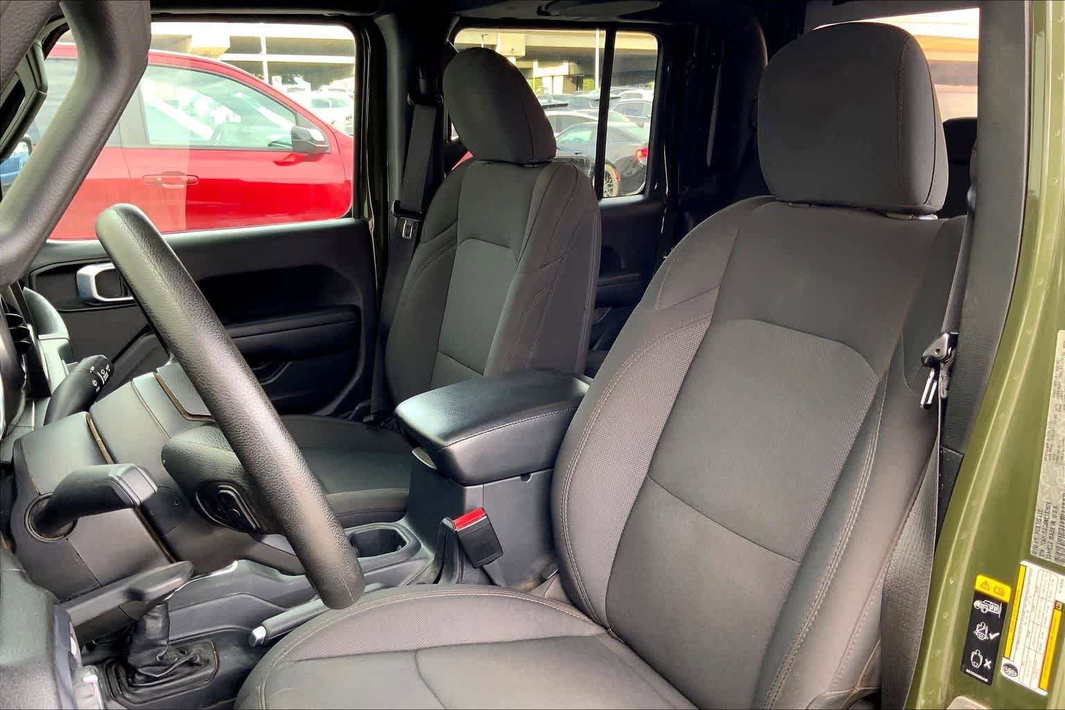 Used 2022 Jeep Gladiator Sport AWD/4WD image 11