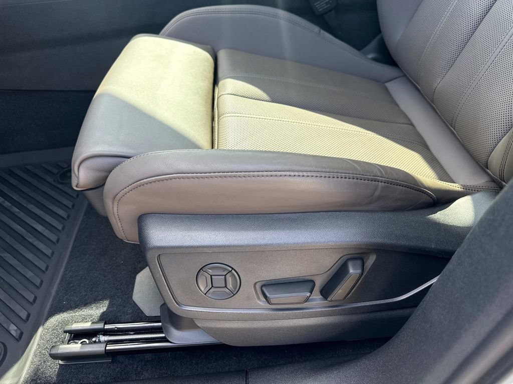 Used 2025 Audi Q5 Premium Plus AWD/4WD image 20