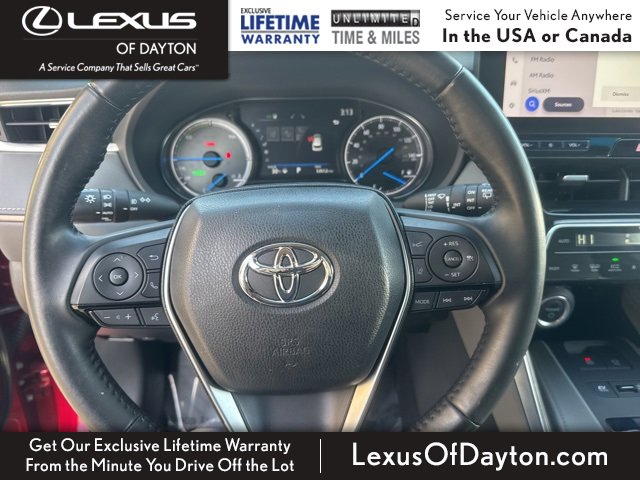 Used 2023 Toyota Venza XLE image 17
