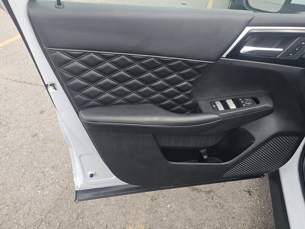 Used 2022 Mitsubishi Outlander SEL AWD/4WD image 11