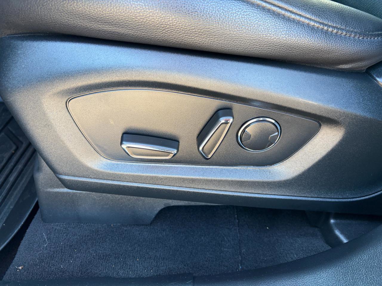Used 2020 Ford Explorer Limited AWD/4WD image 14