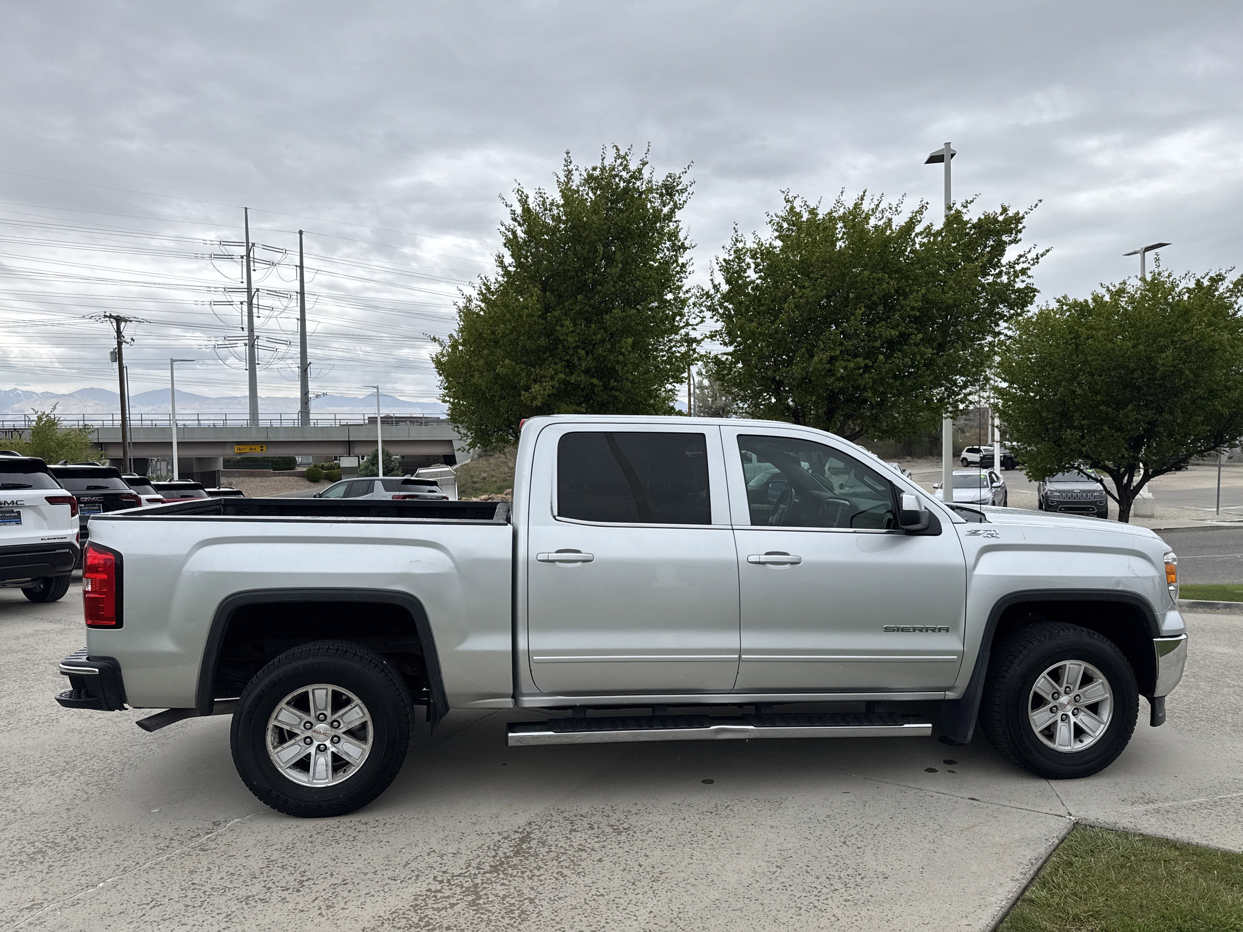 Used 2014 GMC Sierra 1500 SLE w/ SLE Value Package AWD/4WD image 6