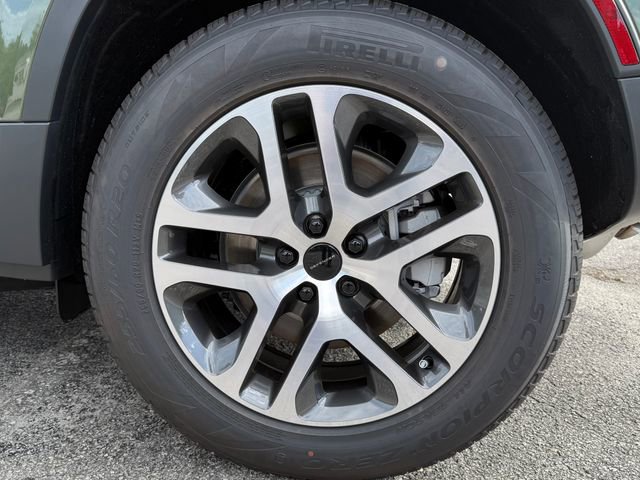 New 2026 Land Rover Defender 110 S image 24