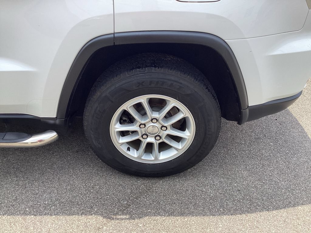 Used 2018 Jeep Grand Cherokee Laredo AWD/4WD image 25