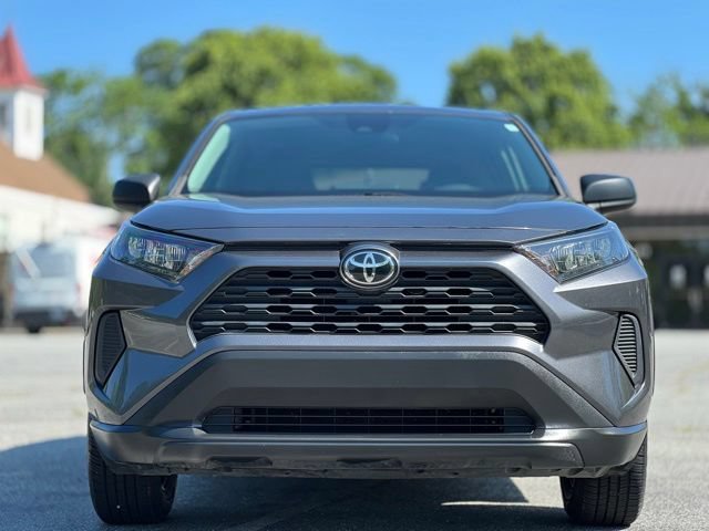 Used 2022 Toyota RAV4 LE FWD image 2