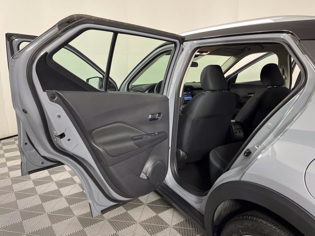Used 2023 Nissan Kicks SV FWD image 39