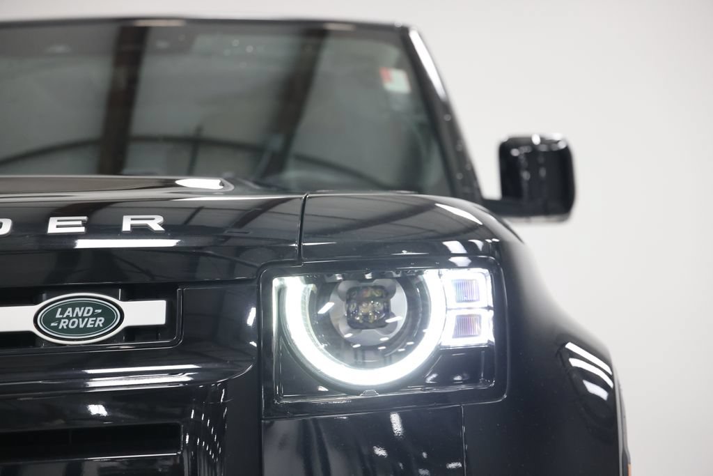Used 2023 Land Rover Defender 130 SE AWD/4WD image 3