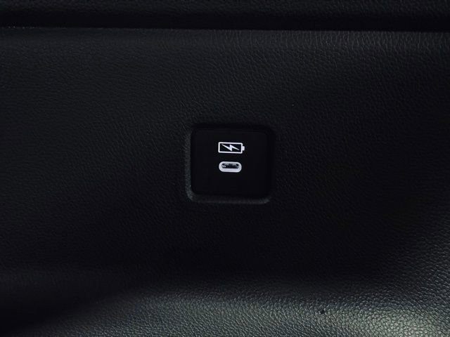 Used 2024 Honda Pilot Touring image 23