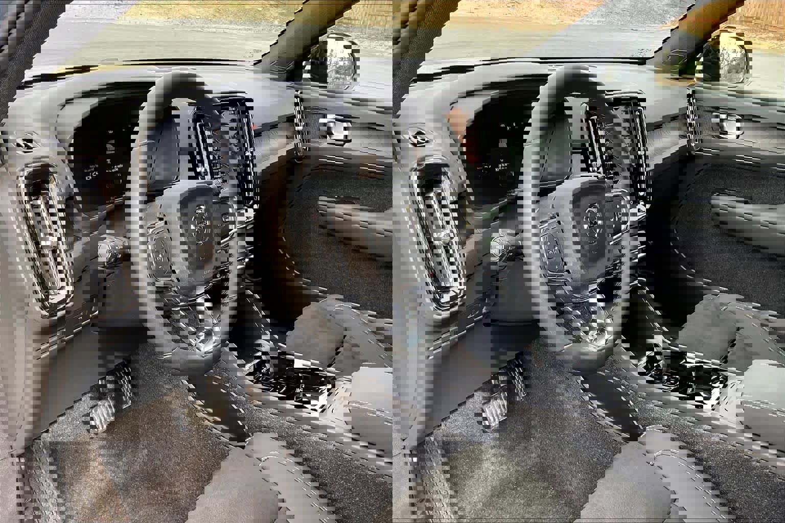 Used 2023 Volvo C40 P8 Recharge Plus w/ Climate Package image 17