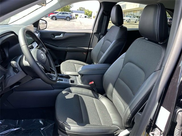 New 2025 Ford Escape SE image 16
