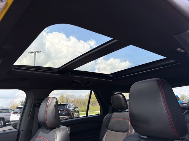 Used 2024 Ford Explorer ST-Line w/ Class IV Trailer Tow Package AWD/4WD image 29