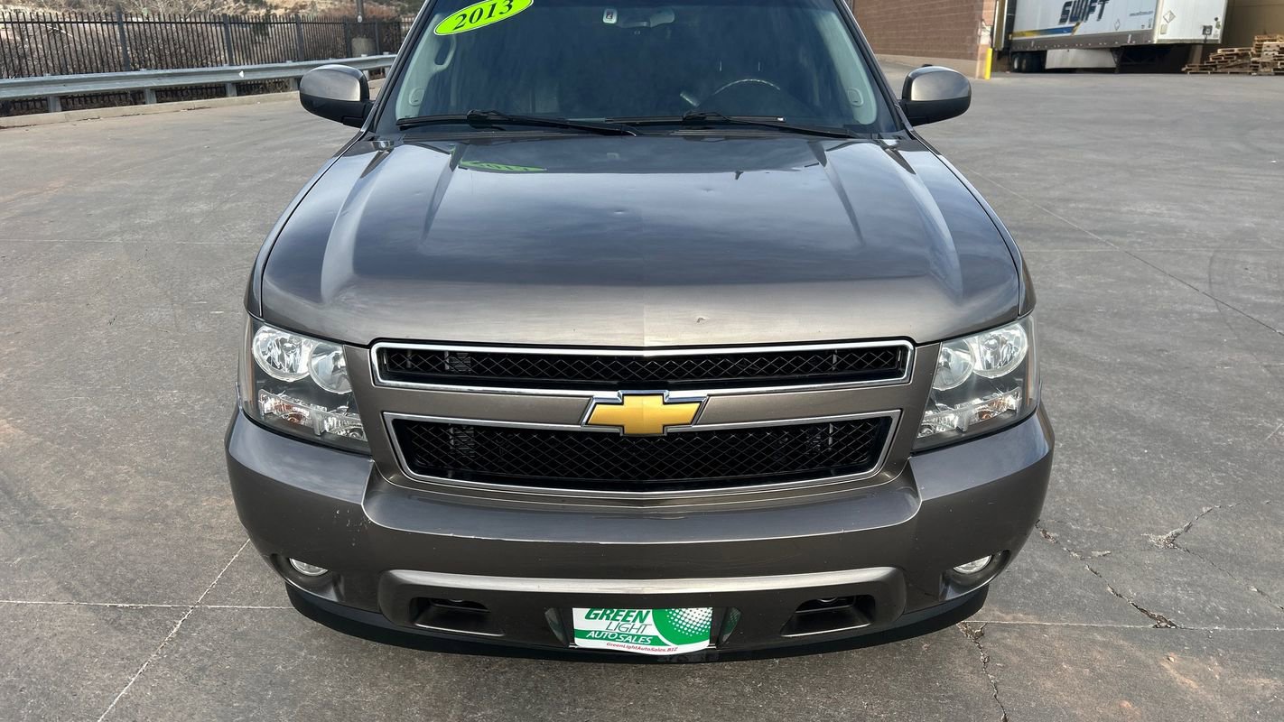 Used 2013 Chevrolet Suburban LT image 17