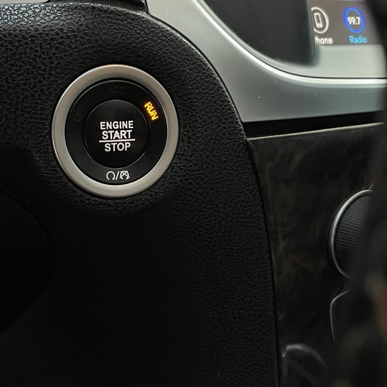 Used 2020 Chrysler 300 Limited image 16