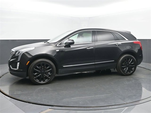 Used 2017 Cadillac XT5 Platinum image 2