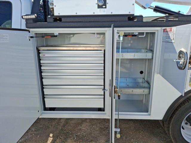 New 2024 Ford F550 4x4 SuperCab Super Duty image 27