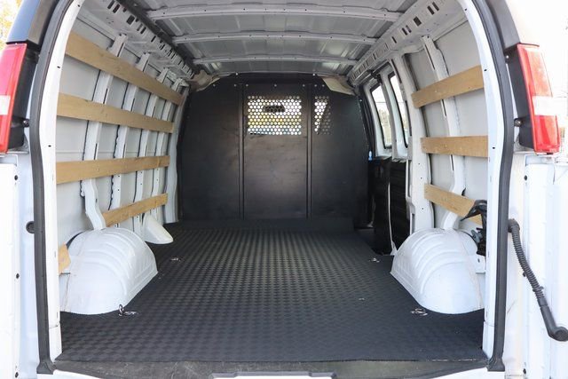 Used 2024 Chevrolet Express 2500 w/ Driver Convenience Package image 9