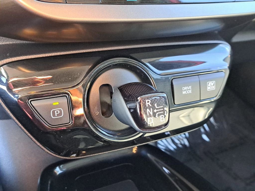 Certified 2021 Toyota Prius XLE image 24