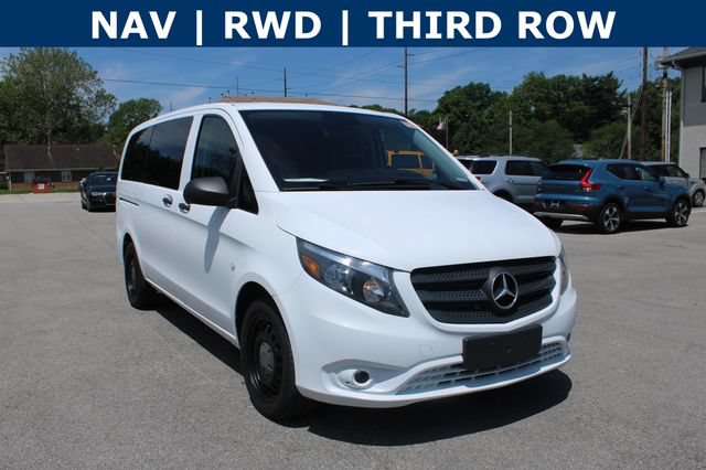 Used 2017 Mercedes-Benz Metris Passenger image 2