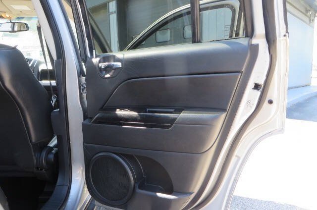 Used 2015 Jeep Compass Sport w/ Power Value Group FWD image 22