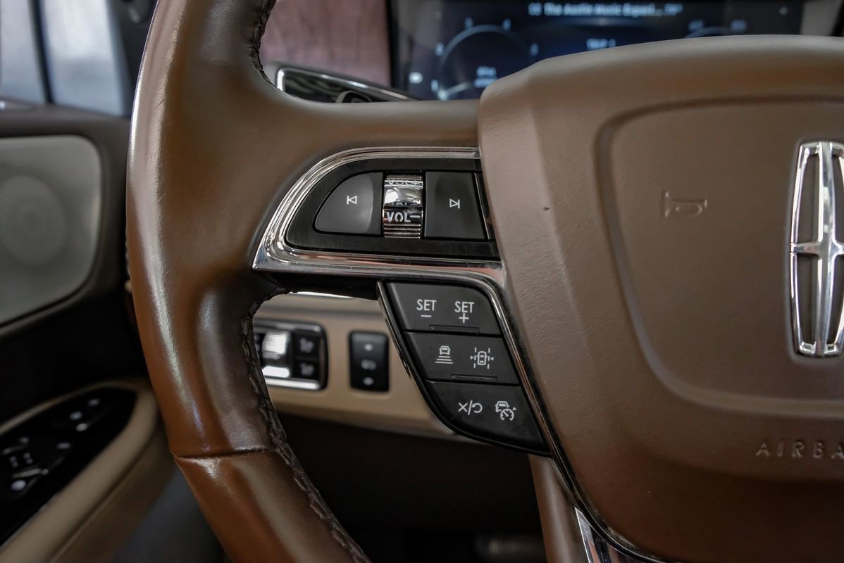 Used 2022 Lincoln Navigator L Reserve AWD/4WD image 16