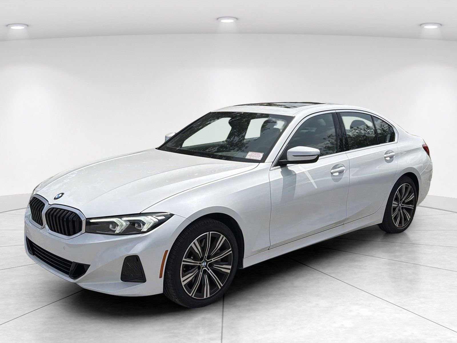 Certified 2025 BMW 330i xDrive Sedan AWD/4WD image 6