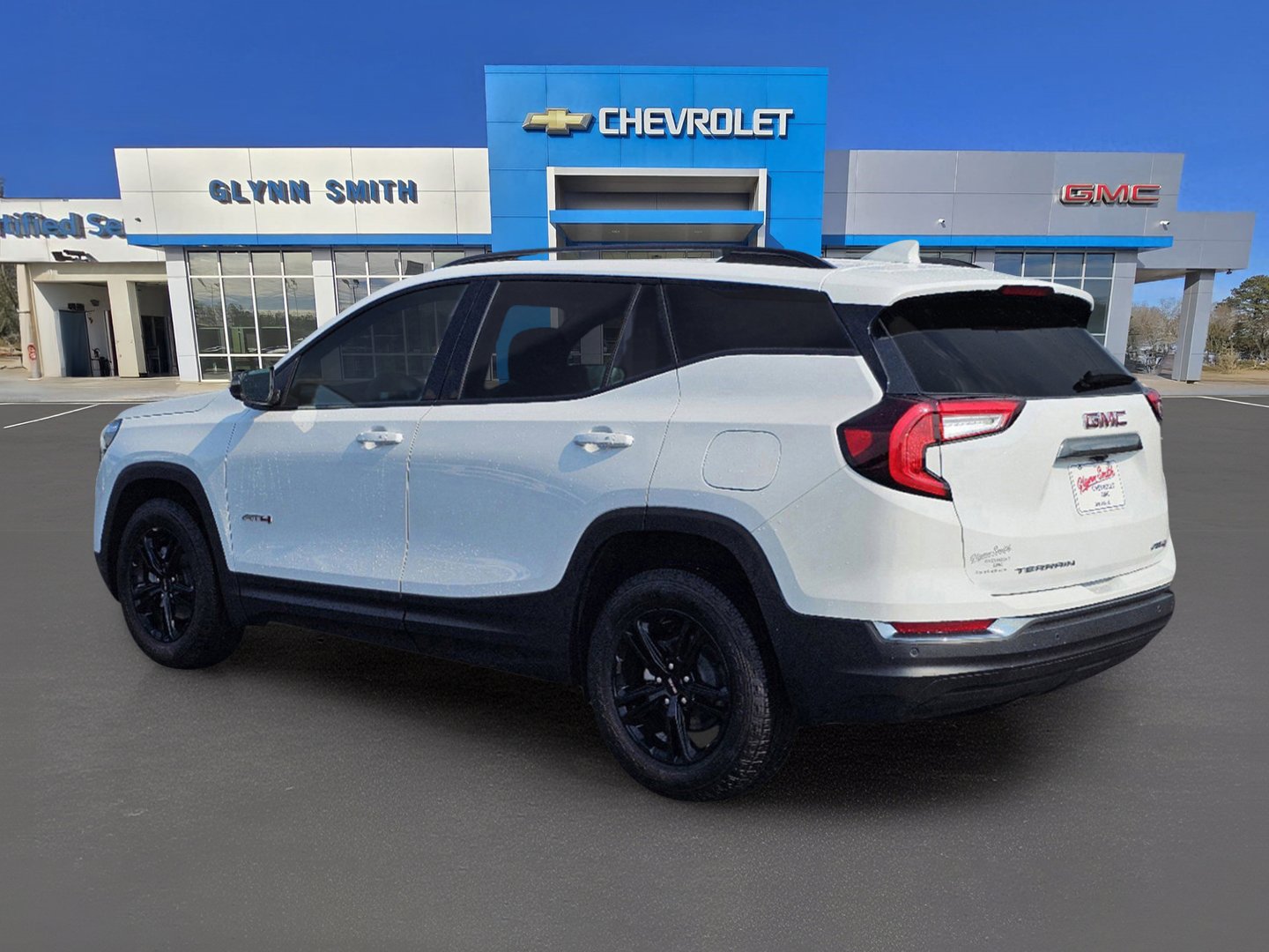 Used 2024 GMC Terrain AT4 image 7