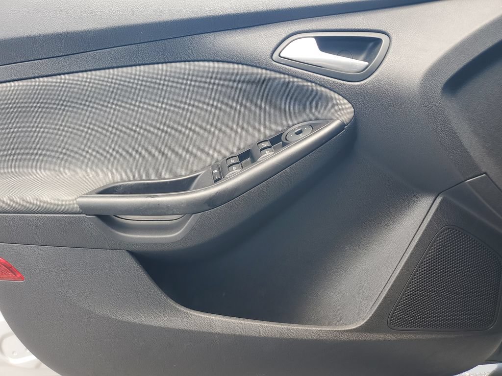 Used 2014 Ford Focus SE FWD image 18