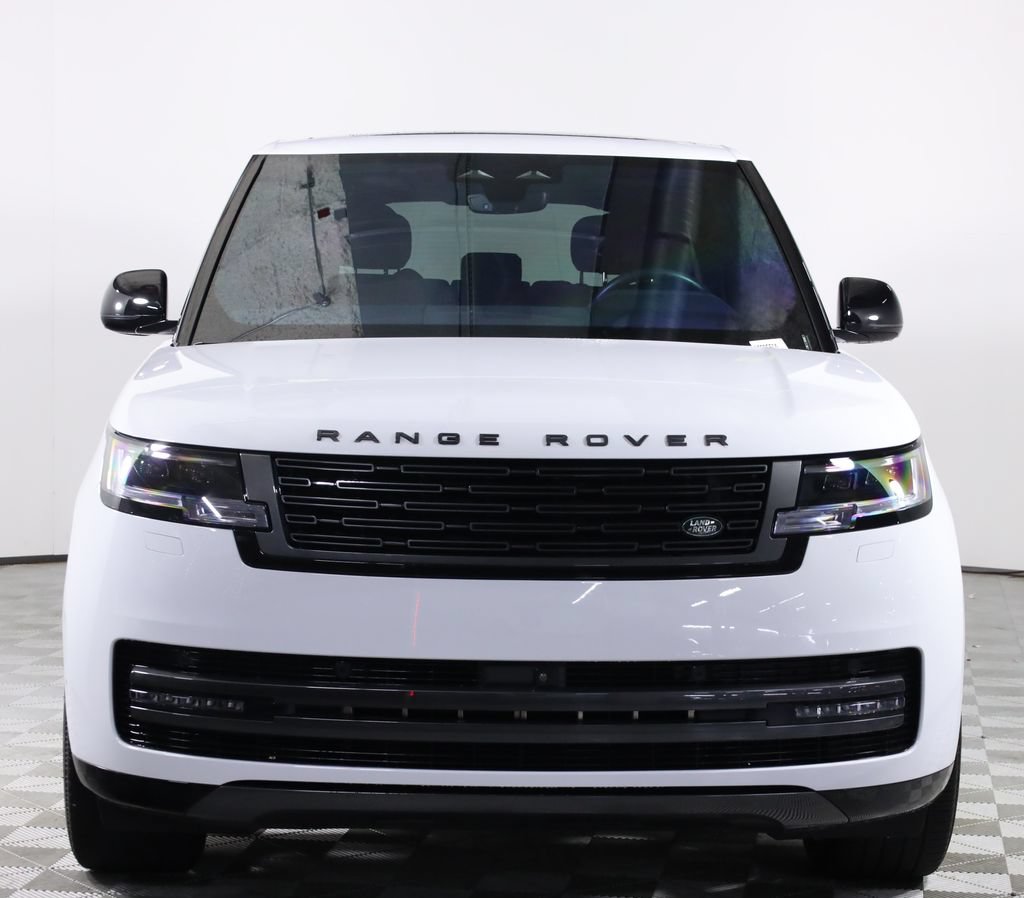 Used 2025 Land Rover Range Rover SE AWD/4WD image 2