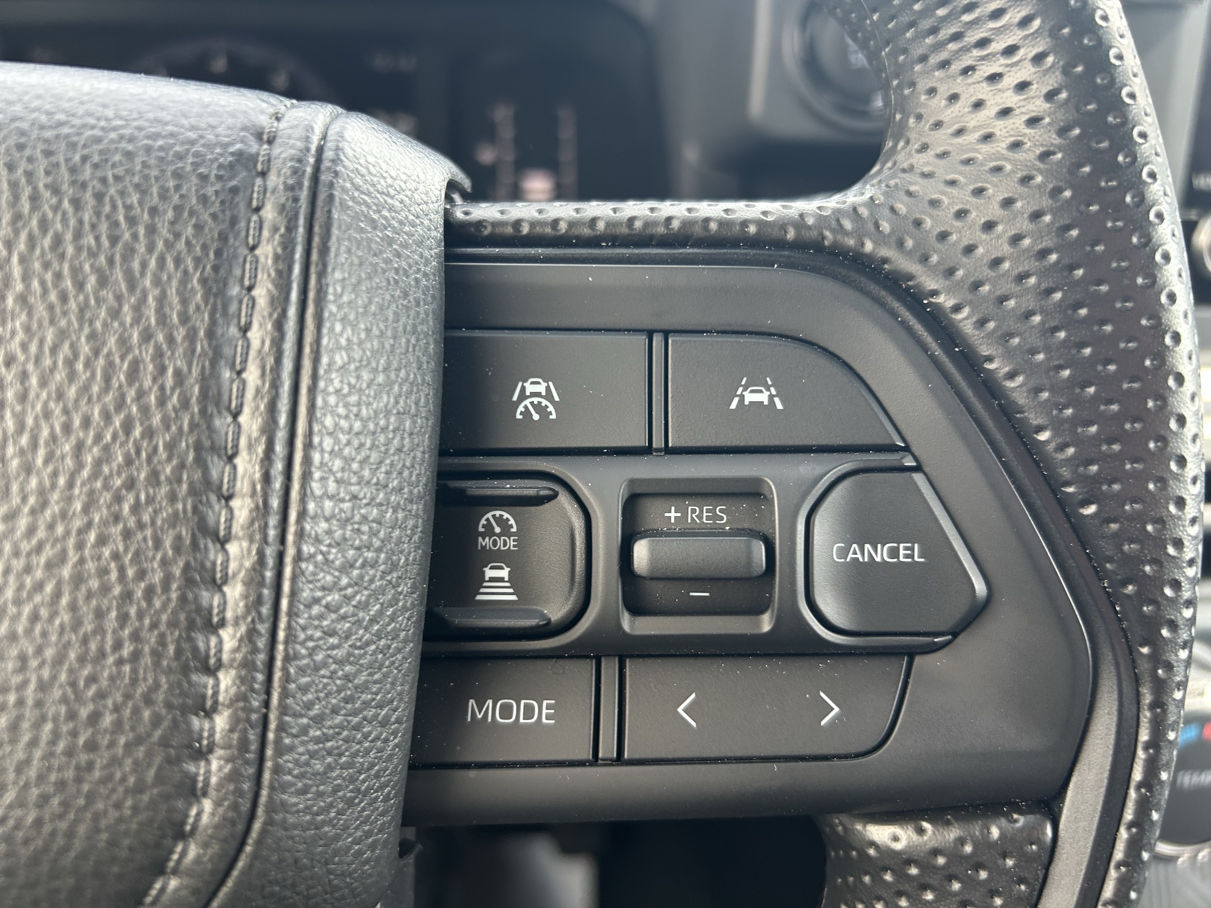 Certified 2025 Toyota Tacoma SR5 AWD/4WD image 24