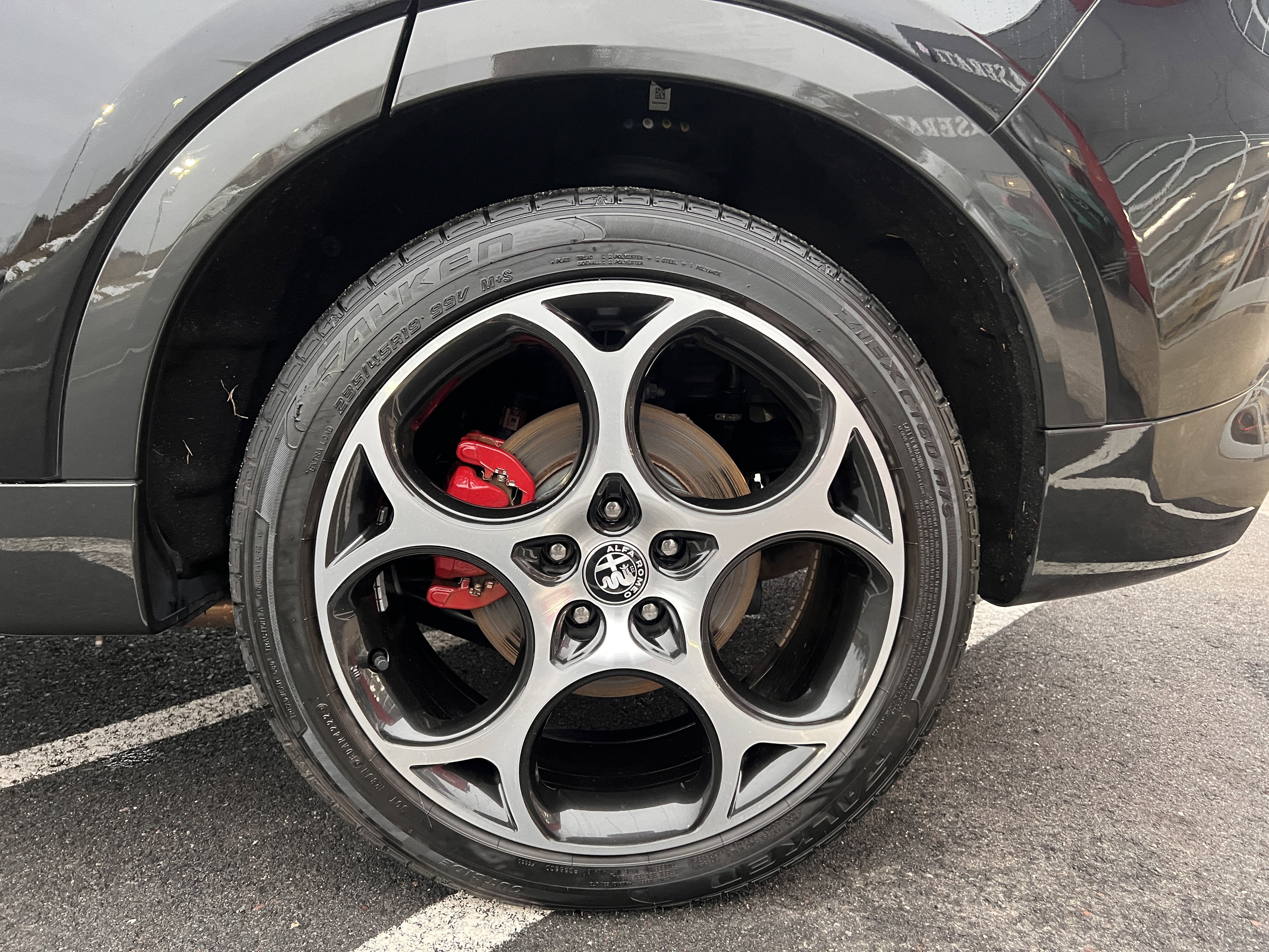 Certified 2024 Alfa Romeo Tonale Veloce image 12
