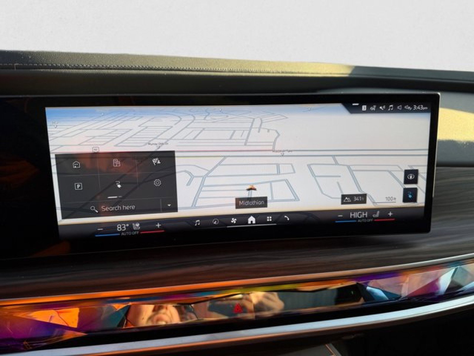 Used 2023 BMW i7 xDrive60 w/ Executive Package 2 image 16