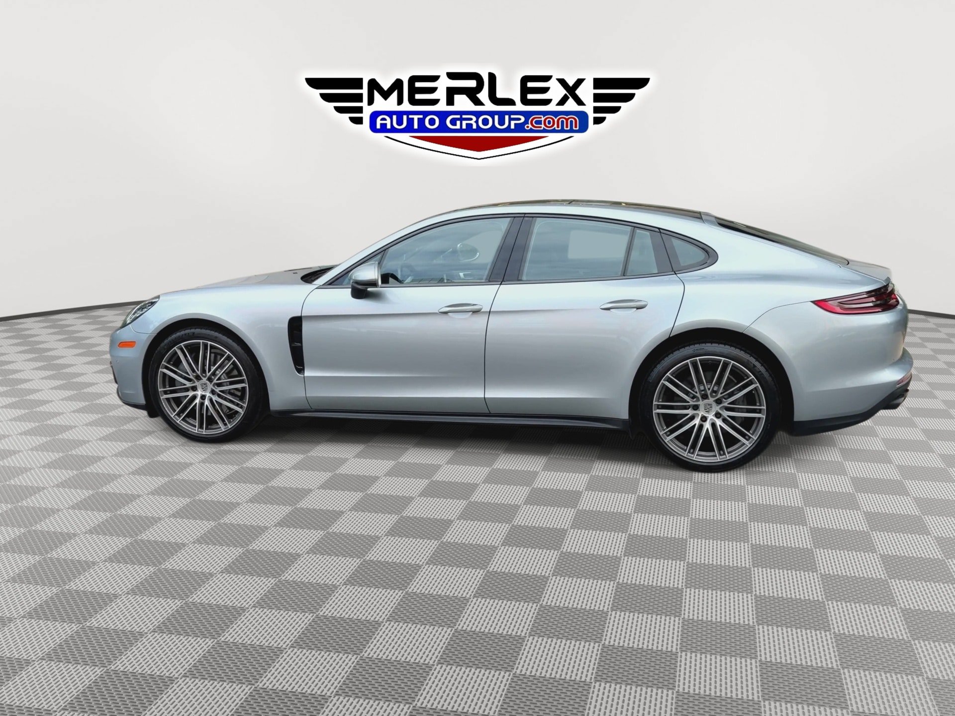 Used 2018 Porsche Panamera 4S w/ Premium Package Plus AWD/4WD image 5