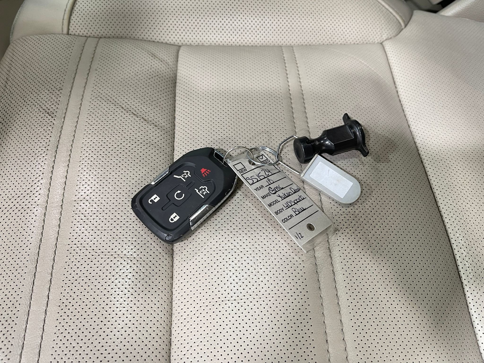 Used 2018 GMC Yukon Denali image 39