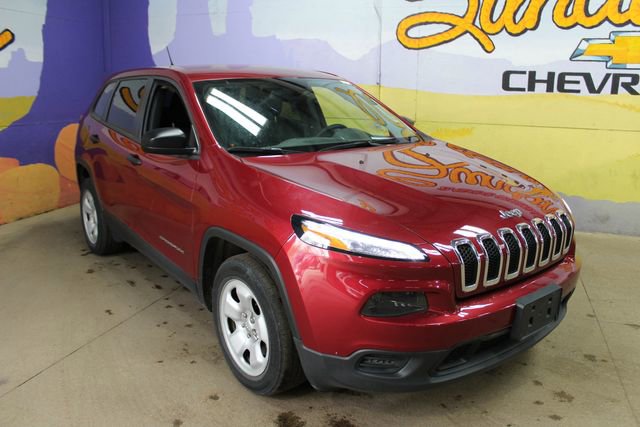Used 2017 Jeep Cherokee Sport w/ Cold Weather Group FWD image 4