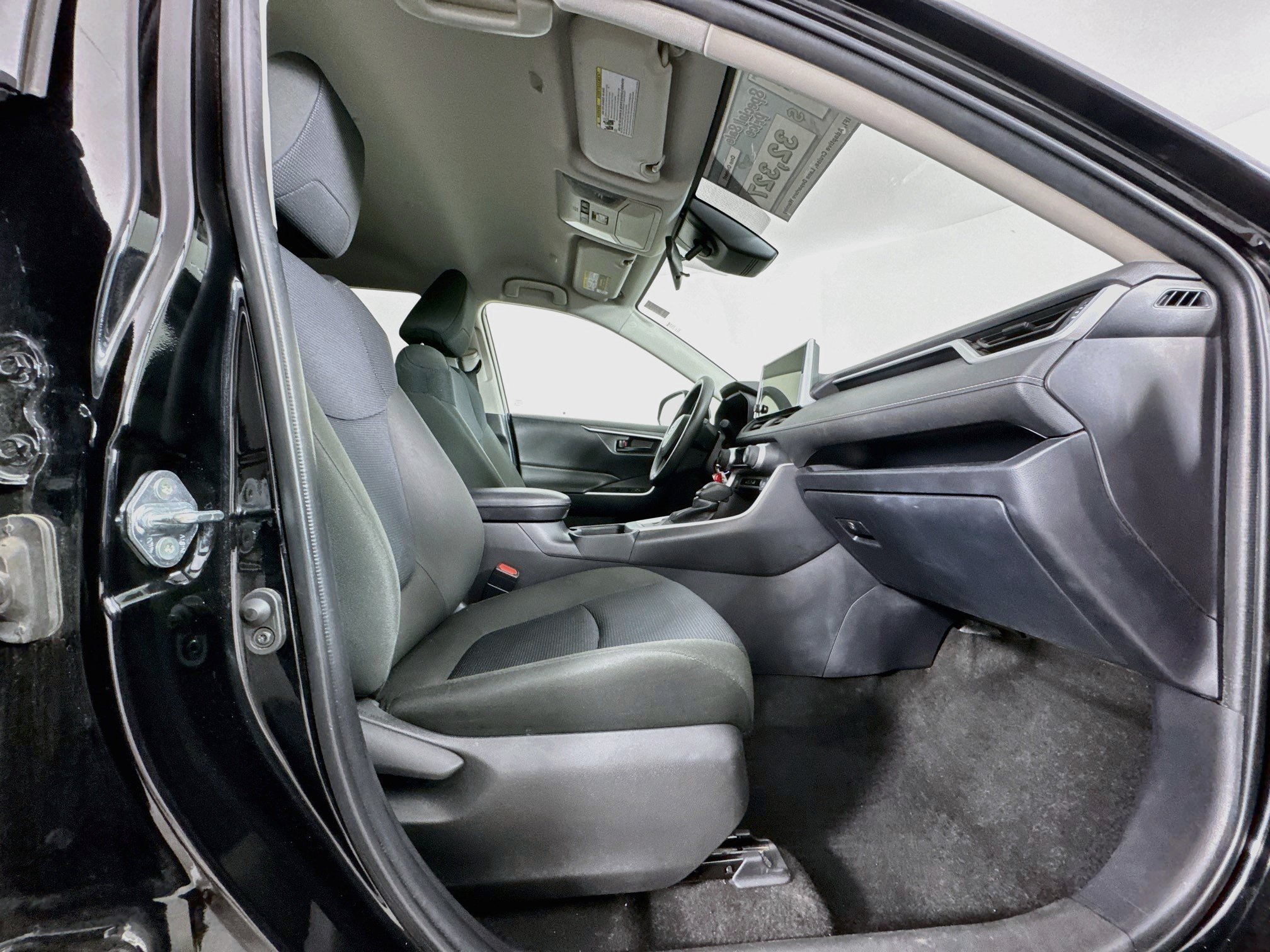 Certified 2025 Toyota RAV4 LE AWD/4WD image 27