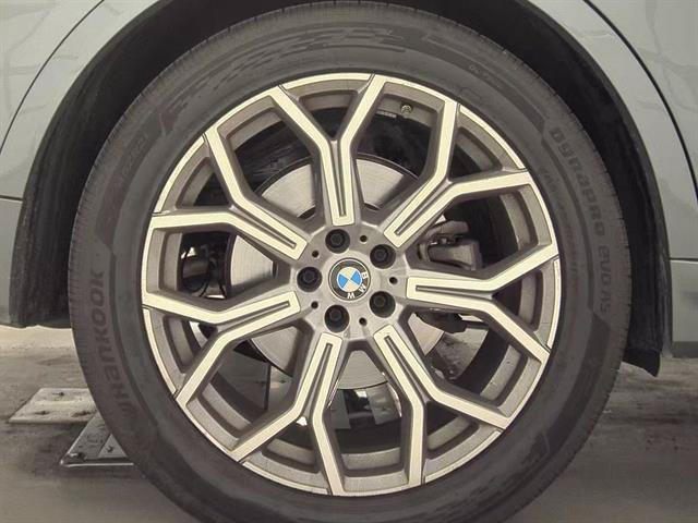 Used 2025 BMW X7 xDrive40i w/ Premium Package AWD/4WD image 9