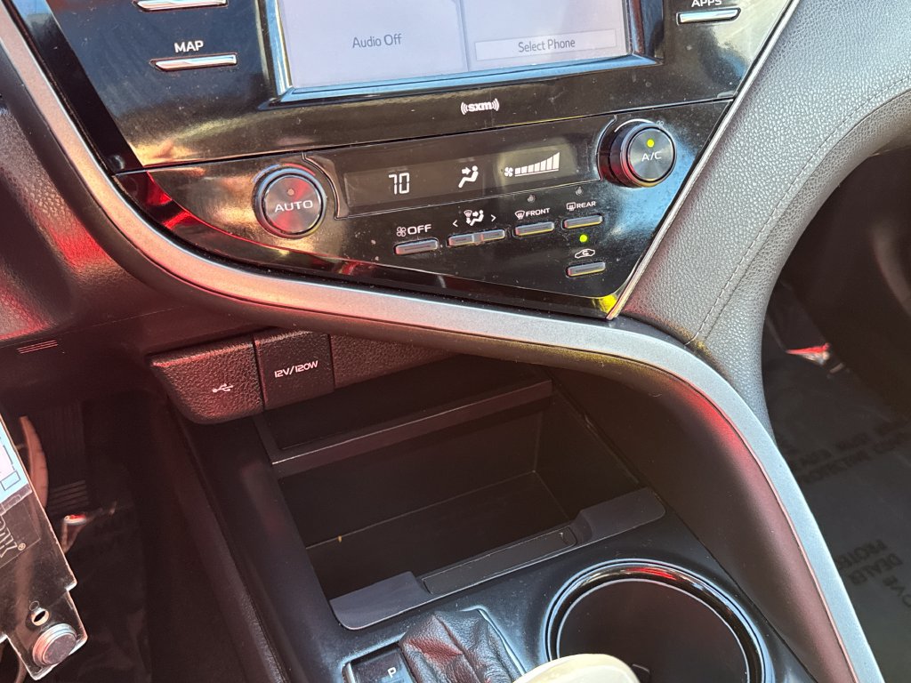Used 2020 Toyota Camry SE FWD image 24