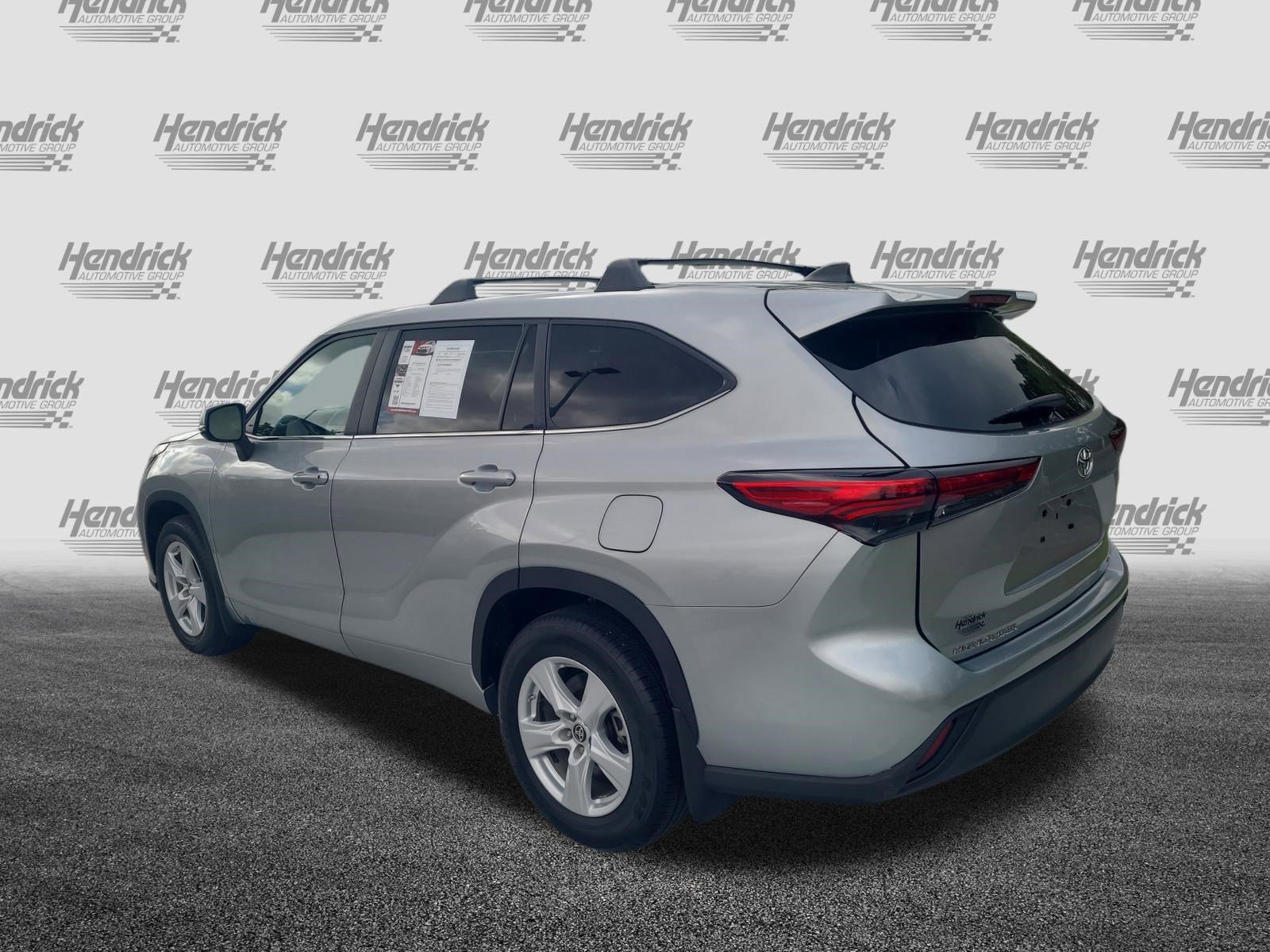 Used 2023 Toyota Highlander LE image 8