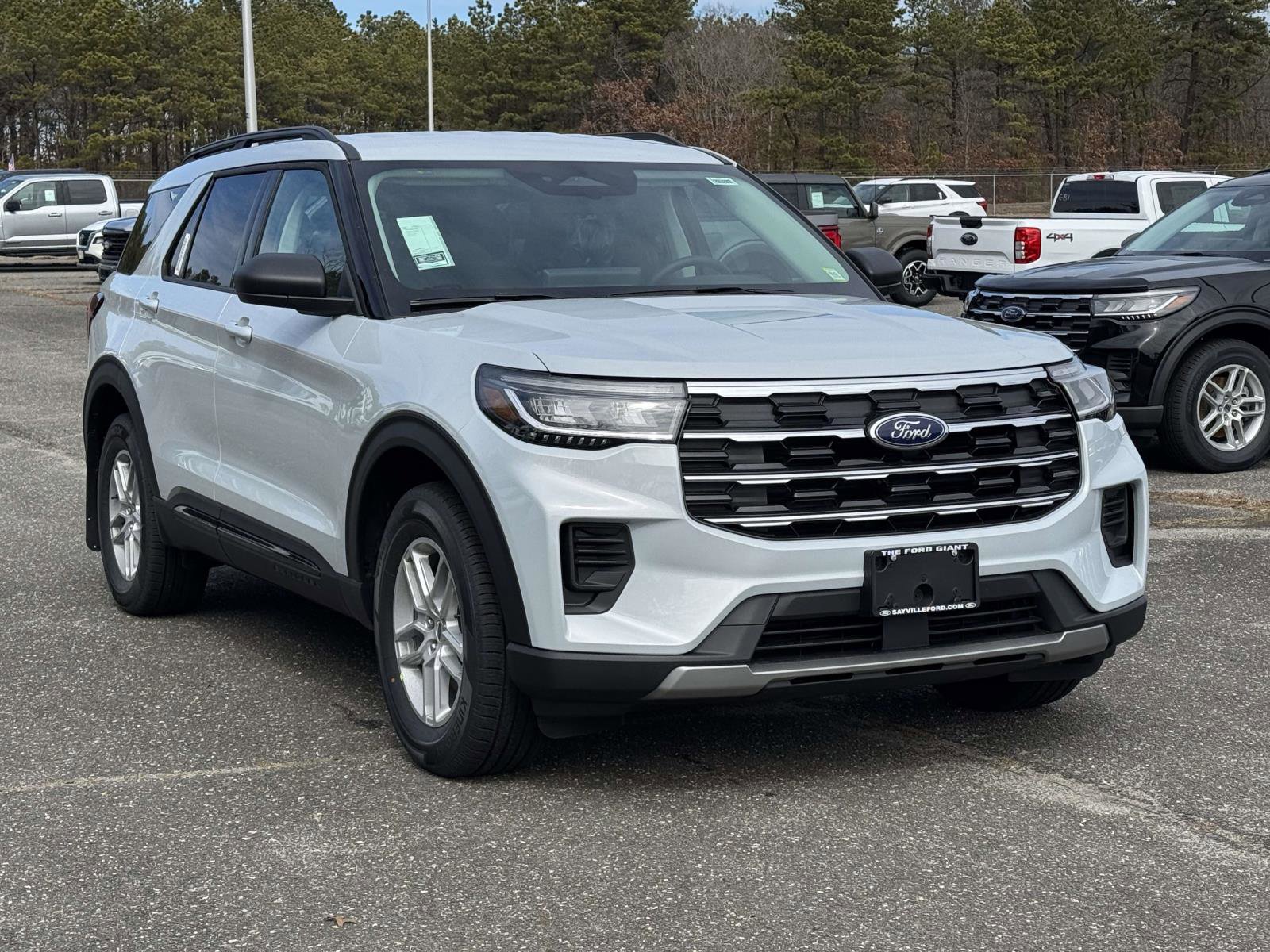 New 2026 Ford Explorer Active image 2