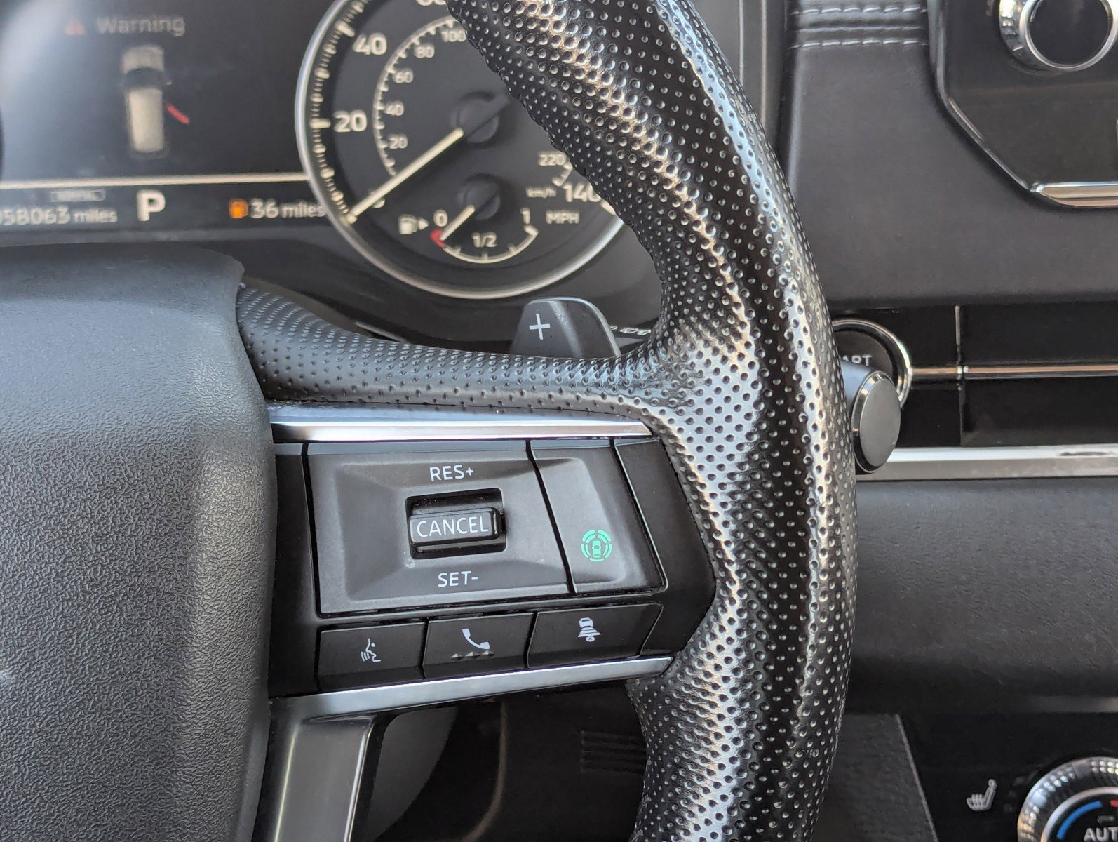 Used 2024 Mitsubishi Outlander SE AWD/4WD image 24