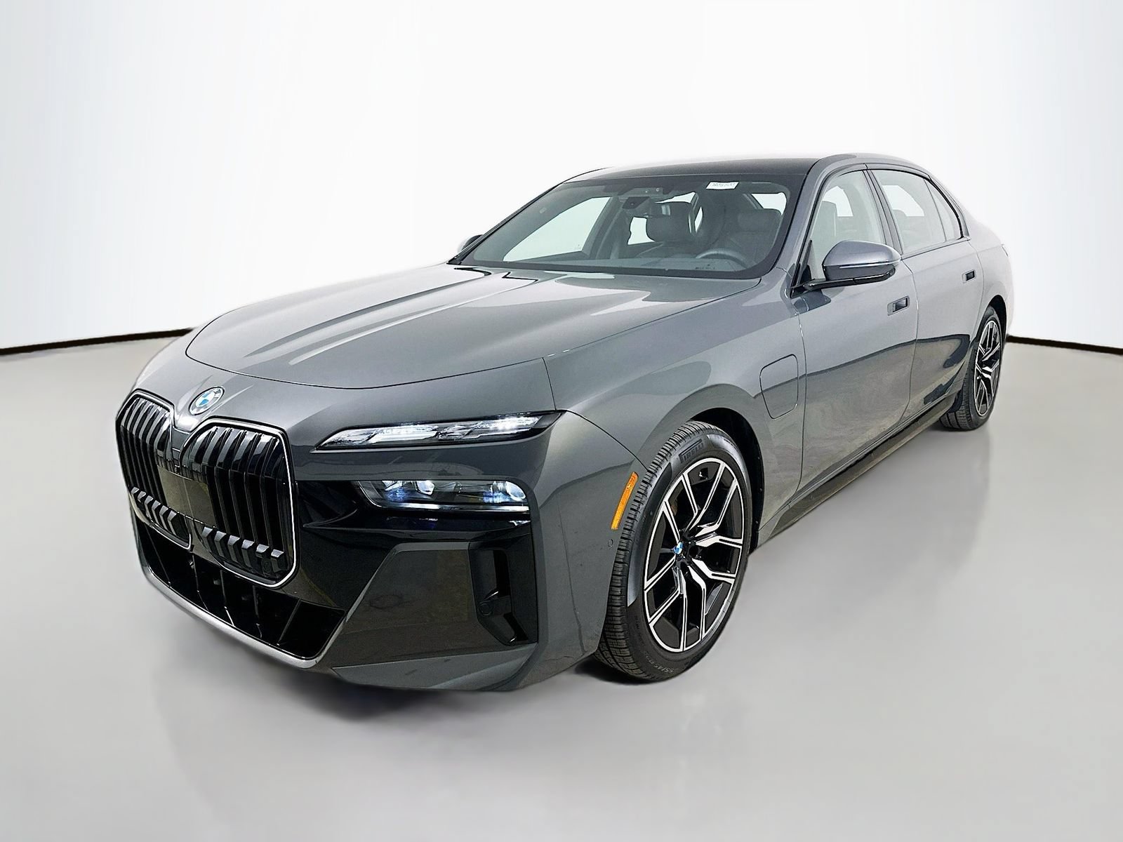 New 2026 BMW 750e xDrive w/ Executive Package AWD/4WD video 1